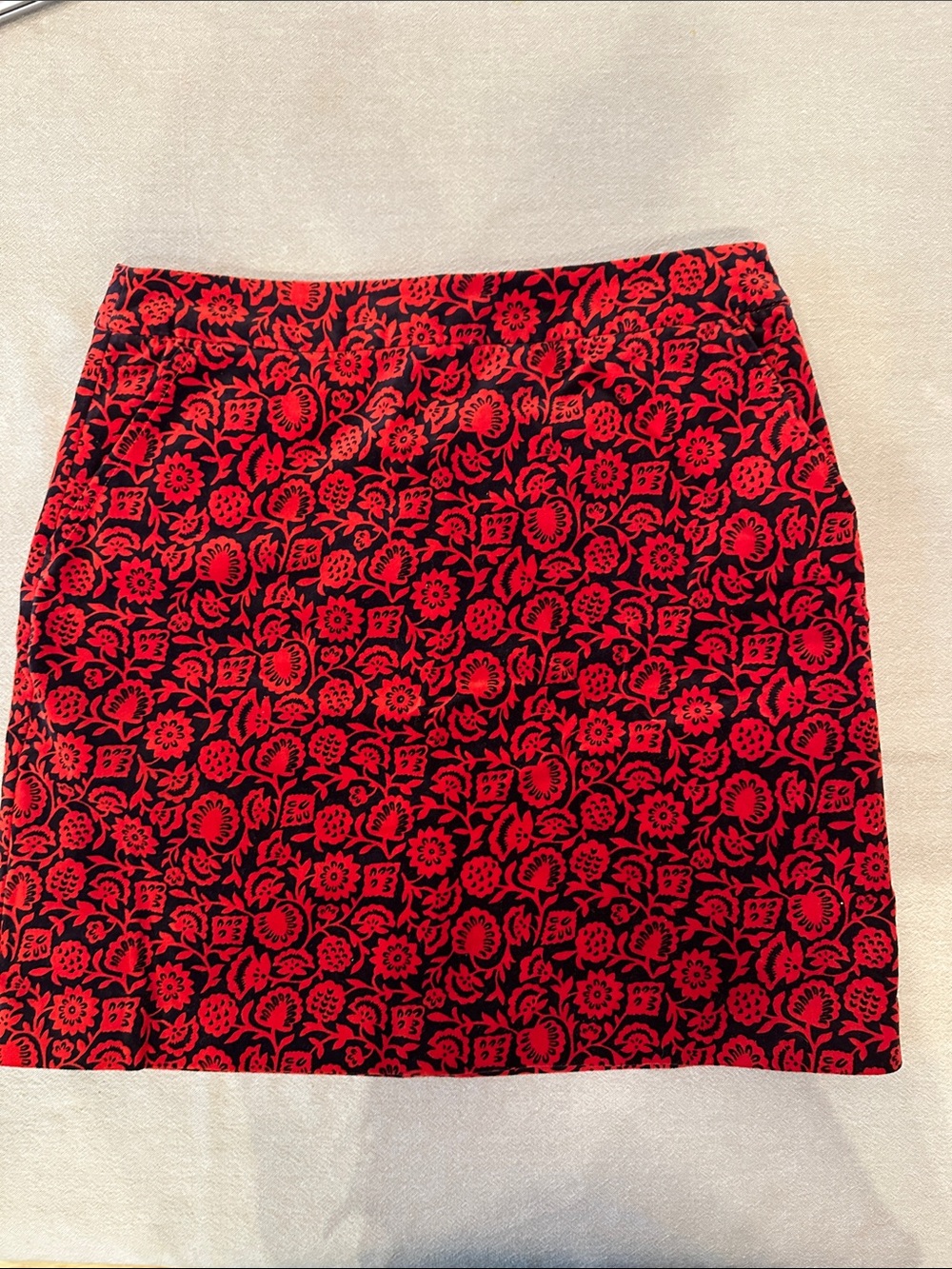 Boden Red and Navy Floral Velvet A-Line Mini Skirt | NWOT